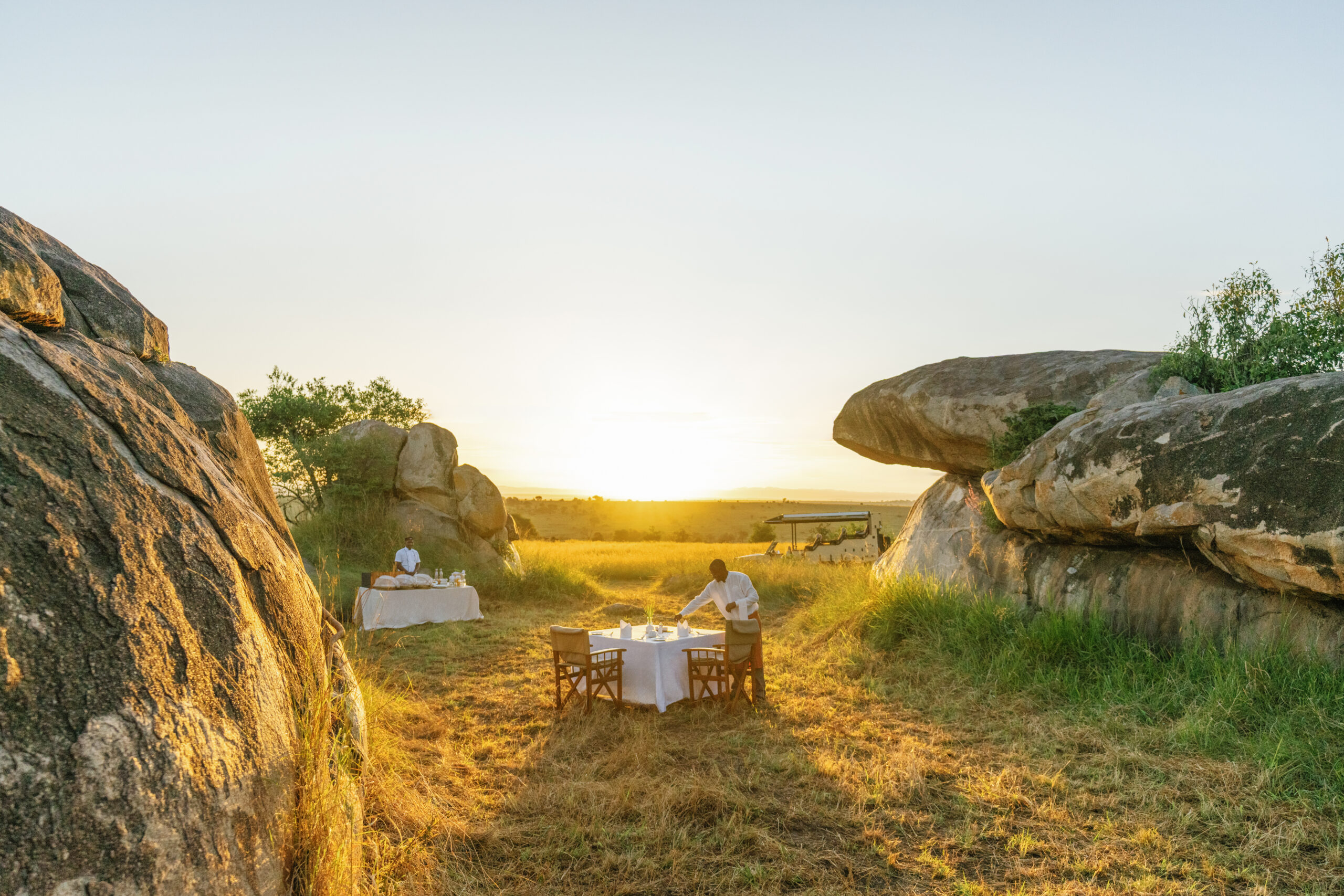 bush breakfast while on a roving bushtops safari 